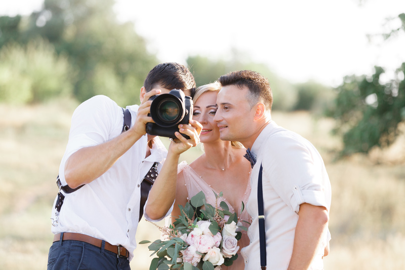 10 essential questions to ask your wedding photographer